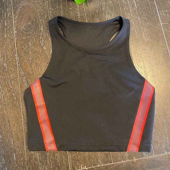 Workout top - Picture 2 of 7